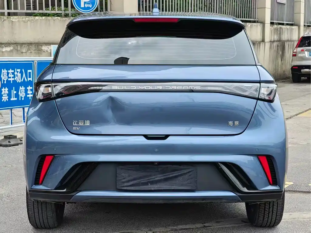BYD Dolphin 2025