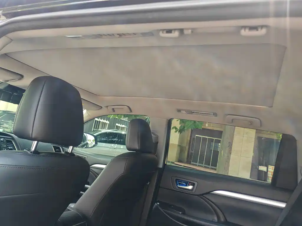 Toyota Highlander 2018 — фото 9