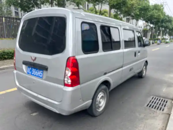 Wuling Rongguang 2012