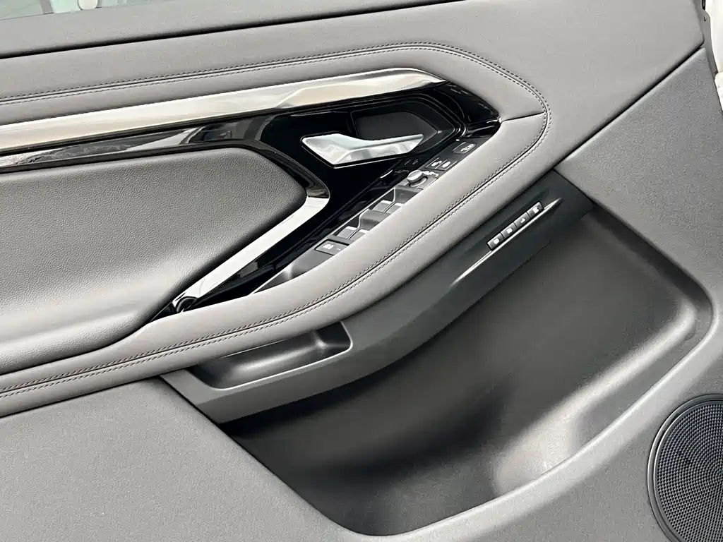 Land Rover Range Rover Evoque 2021 — фото 16