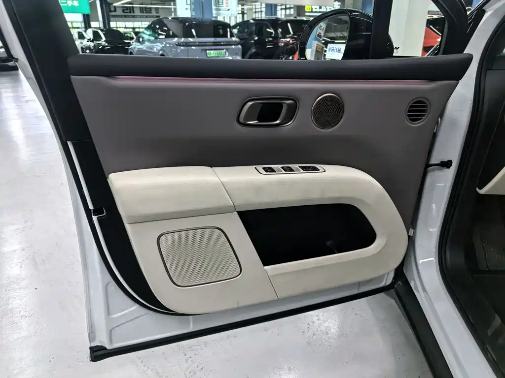 Li Auto i6 2025 — фото 17