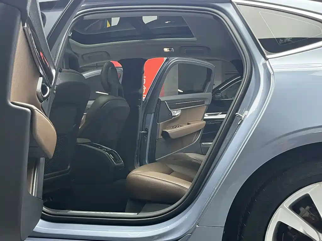 Volvo S90 2018 — фото 11