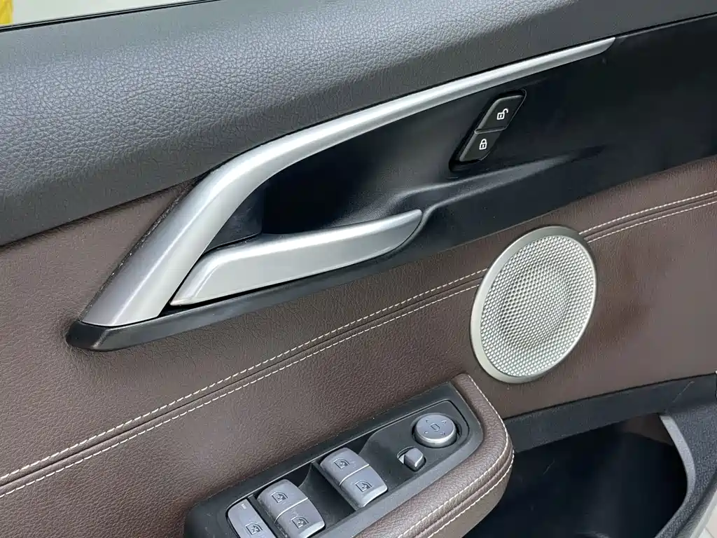 BMW 1 Series 2022 — фото 10