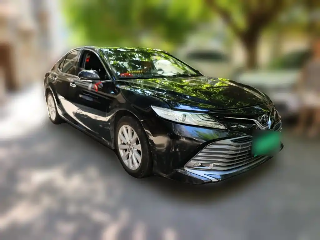 Toyota Camry 2018 — фото 24
