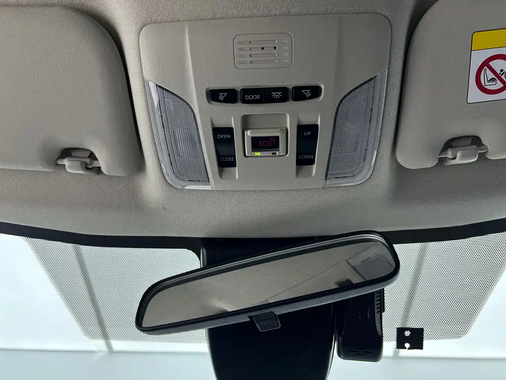 Toyota Corolla 2023 — фото 16