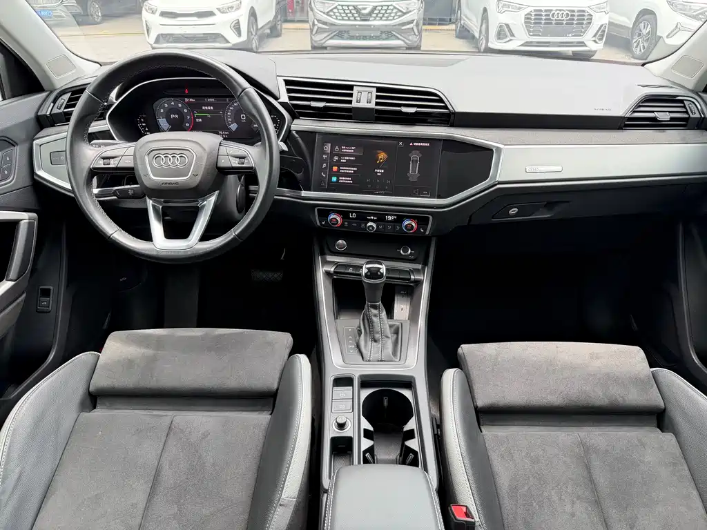 Audi Q3 2023 — фото 16