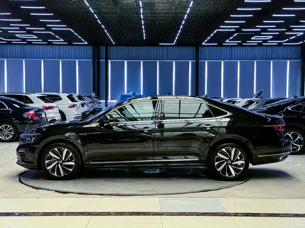 Volkswagen Passat 2023