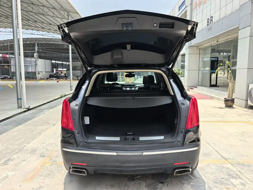 Cadillac XT5 2017 — фото 16