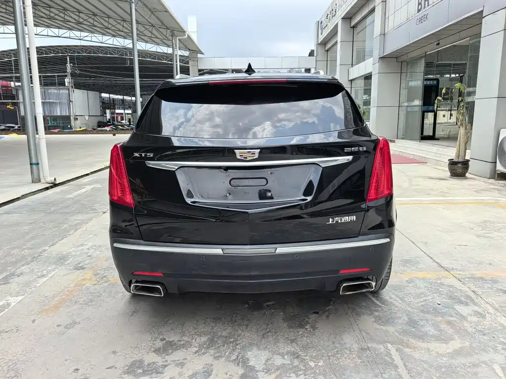 Cadillac XT5 2017 — фото 6