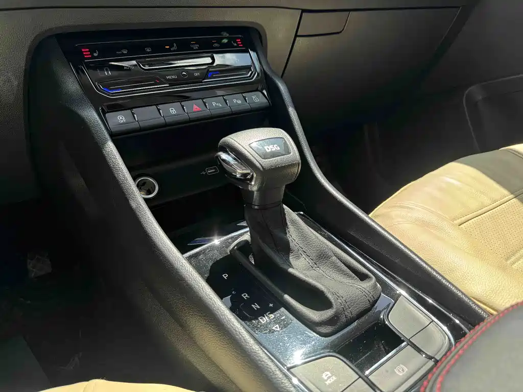 Skoda Korok 2022 — фото 17