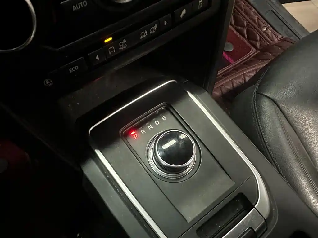 Land Rover Discovery Sport 2019 — фото 12