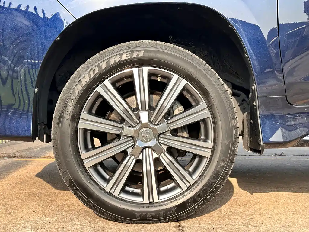 Lexus LX 2016 — фото 10