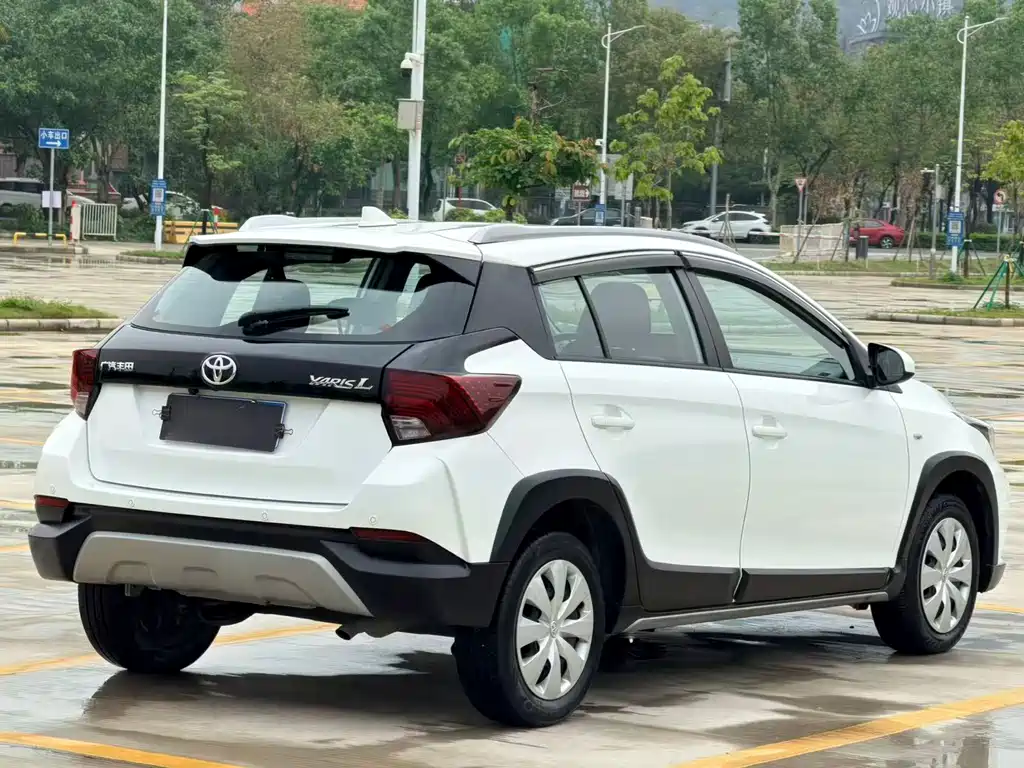 Toyota Yaris L 2020 — фото 5