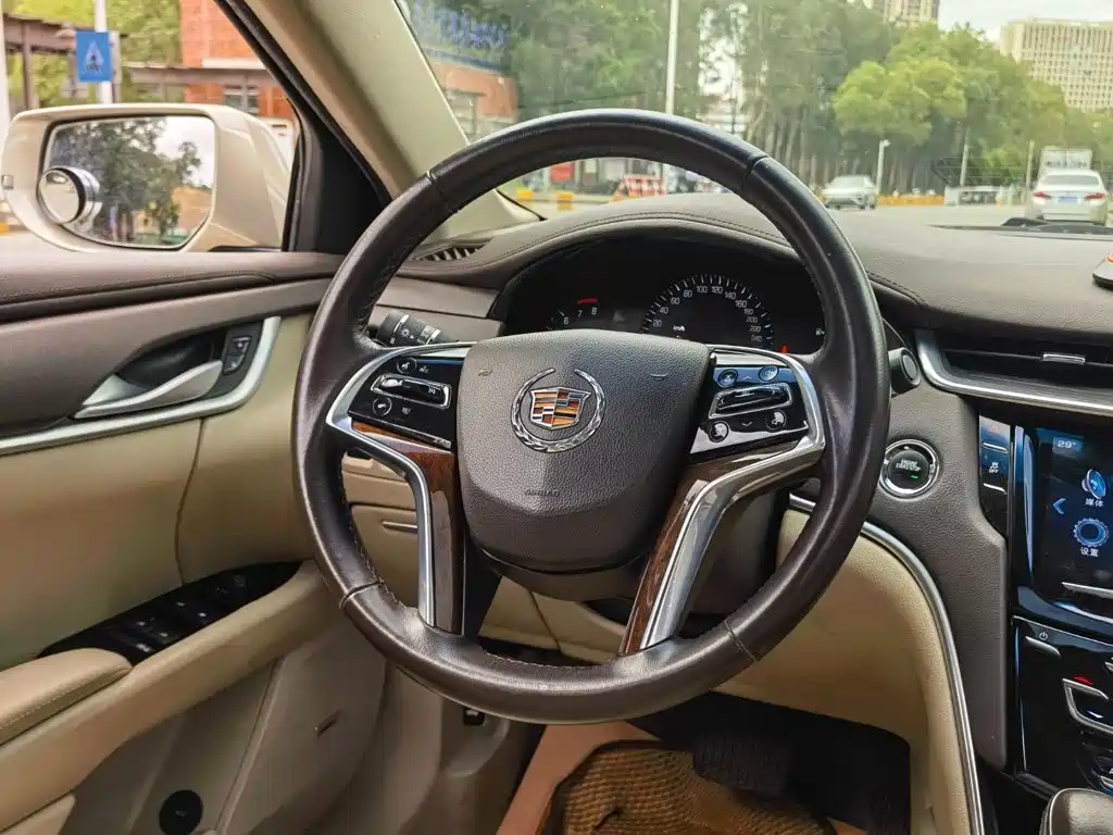 Cadillac XTS 2014 — фото 11