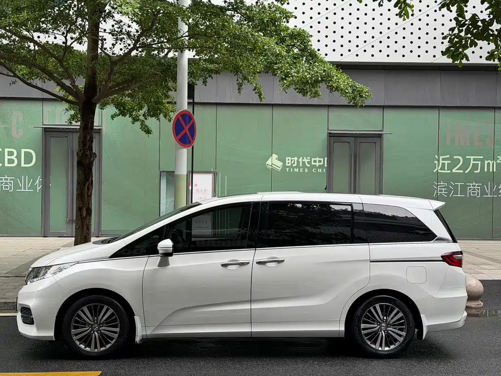 Honda Odyssey 2019 — фото 19