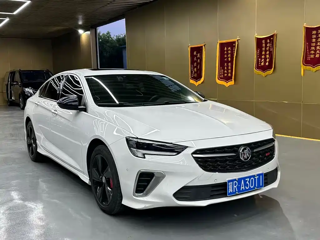 Buick Regal 2022 — фото 1