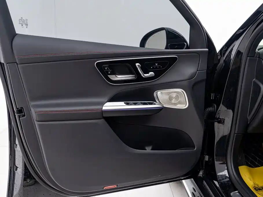 Mercedes-Benz GLC AMG 2025 — фото 14