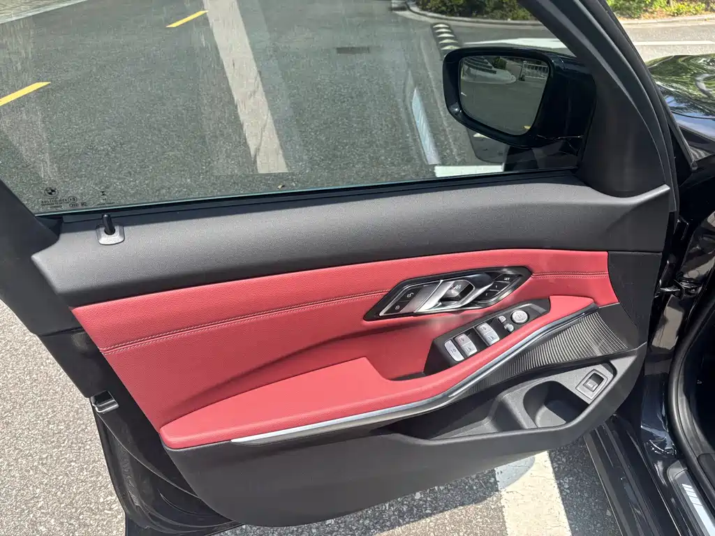 BMW 3 Series 2025