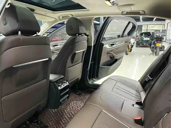 BMW 5 Series 2021