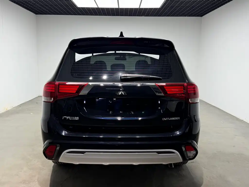 Mitsubishi Outlander 2022 — фото 37