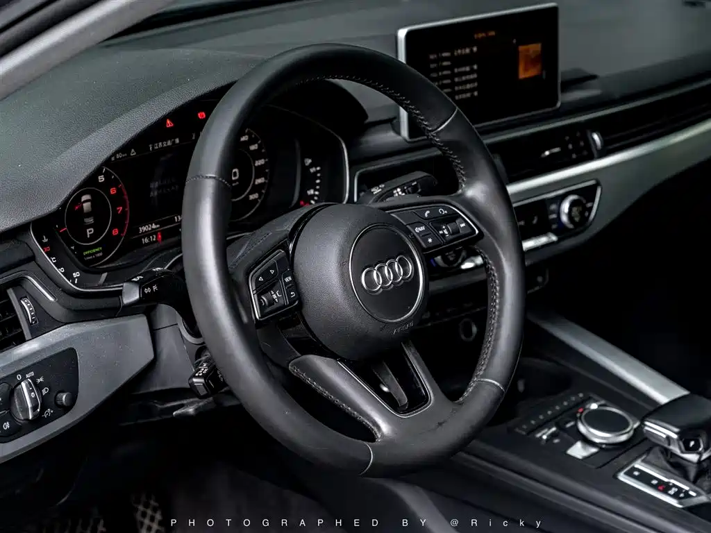 Audi A4L 2018 — фото 4
