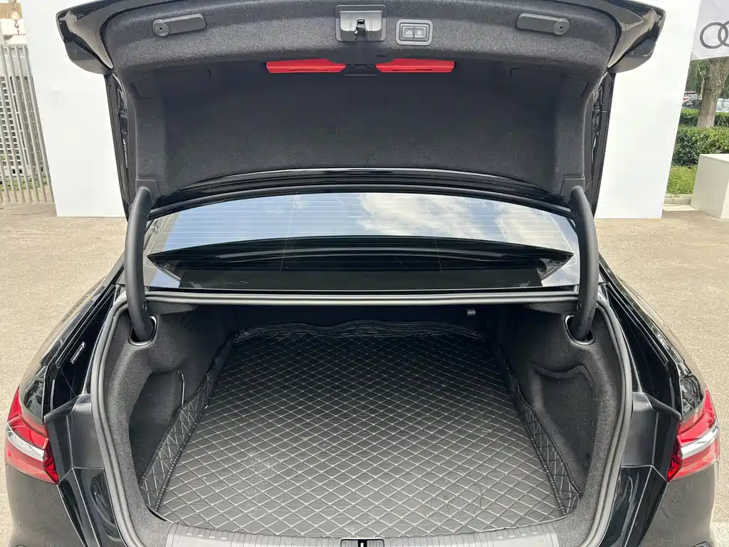 Audi A6L 2025 — фото 12