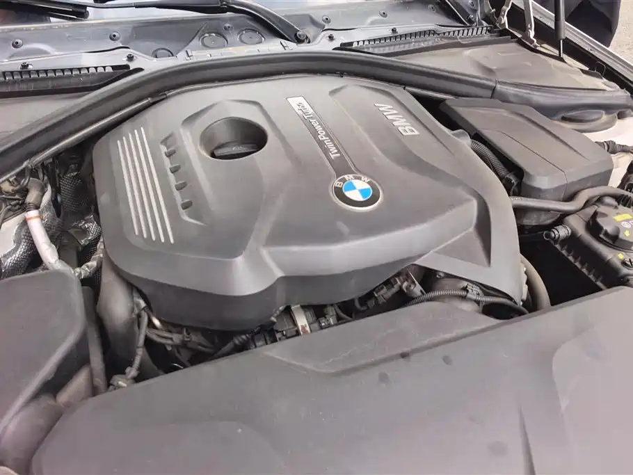 BMW 3 Series 2017 — фото 10