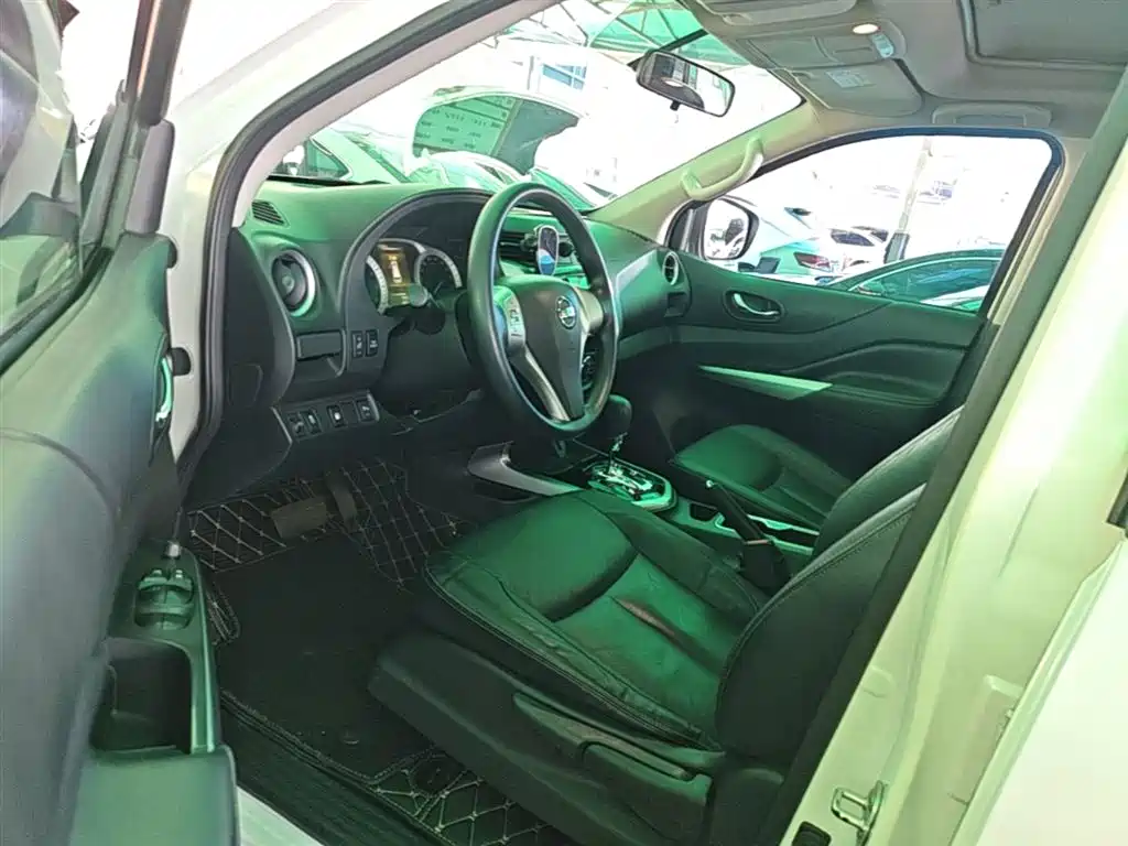 Nissan Terra 2018 — фото 16