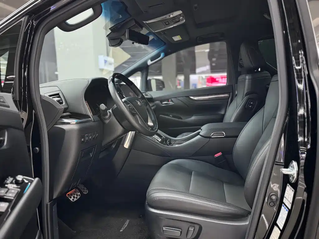 Toyota Alphard 2022 — фото 7
