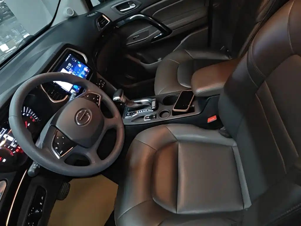 GAC Trumpchi GS4 2018 — фото 15