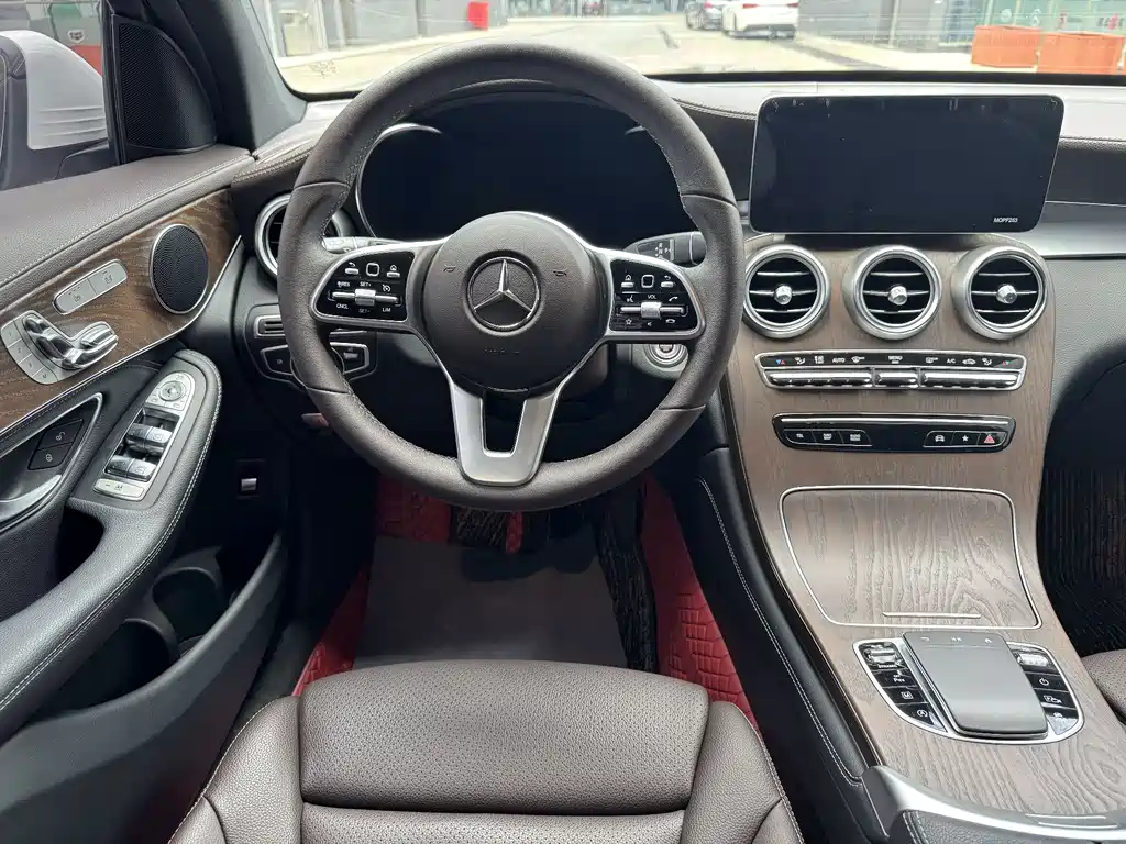 Mercedes-Benz GLC 2020 — фото 27