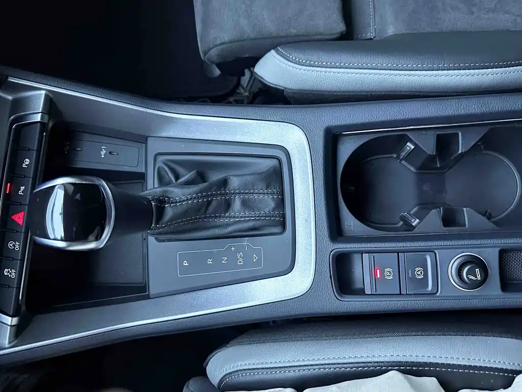 Audi Q3 2023 — фото 15