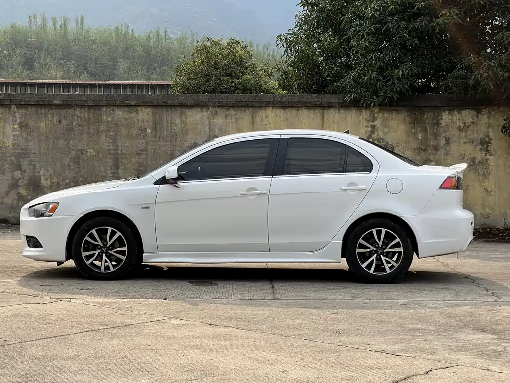 Mitsubishi Lancer EX 2014 — фото 6