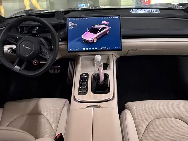 Xiaomi SU7 2025