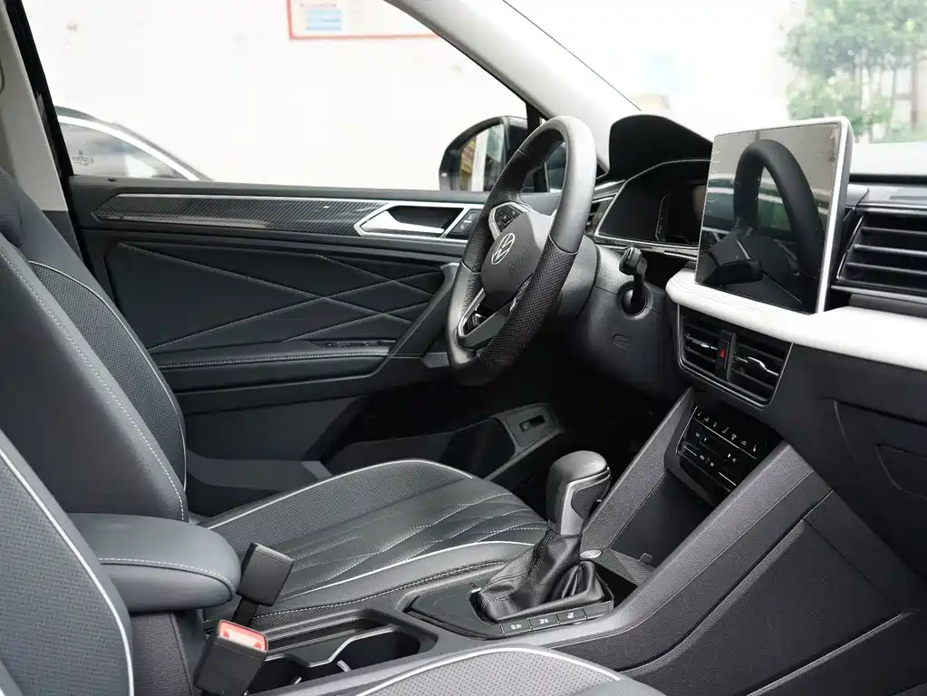 Volkswagen Tiguan L 2024