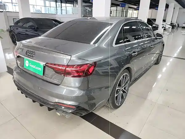 Audi A4L 2020