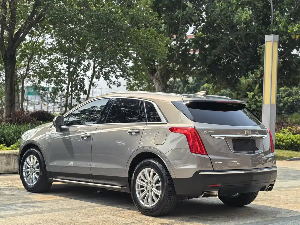 Cadillac XT5 2018 — фото 10
