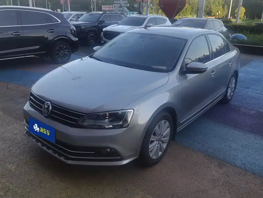 Volkswagen Sagitar 2016