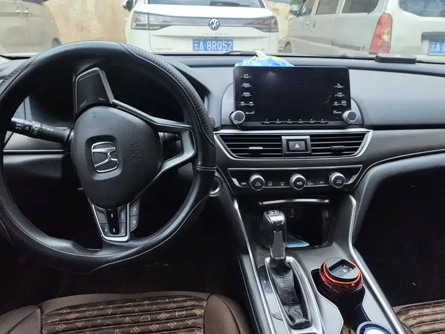 Honda Accord 2019 — фото 12