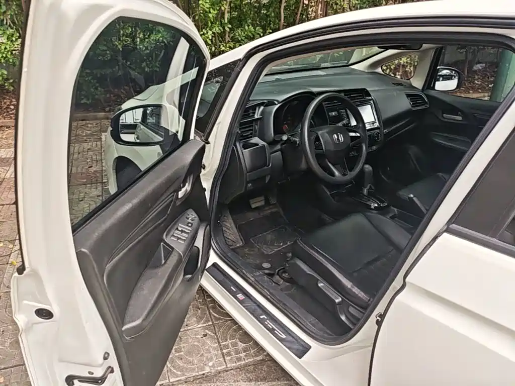 Honda Fit 2018 — фото 16