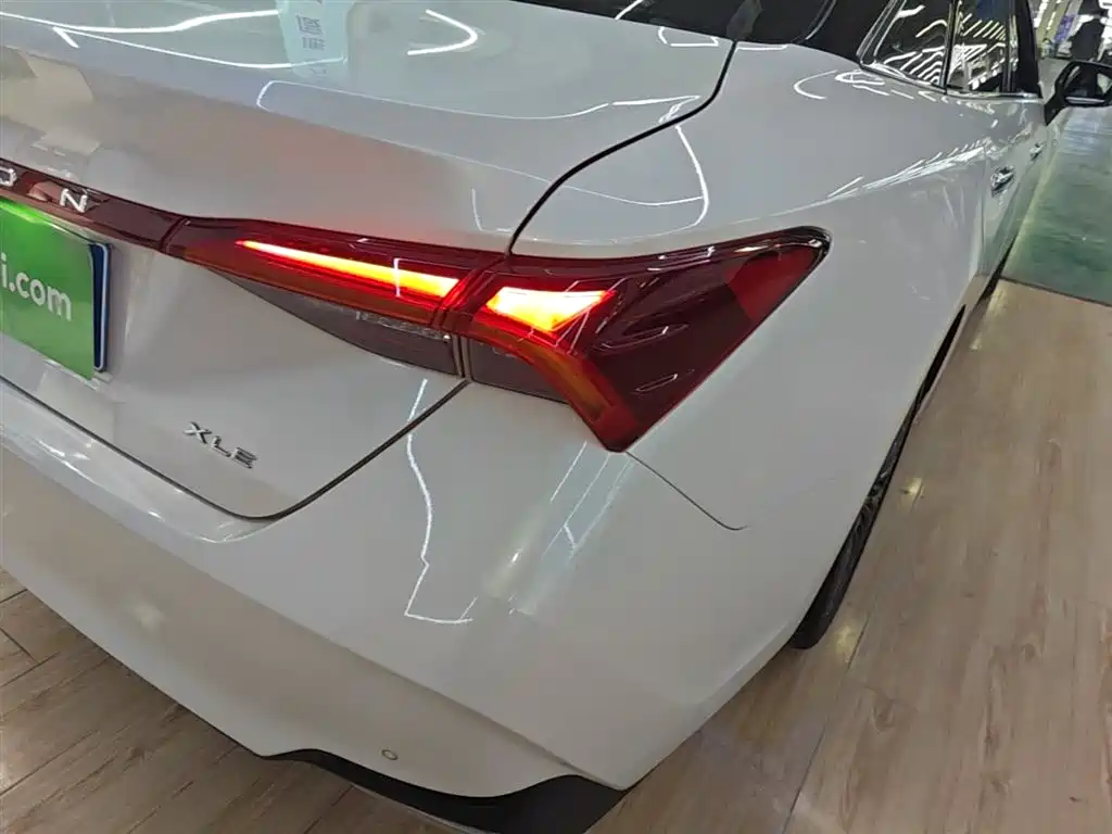 Toyota Avalon 2020 — фото 8