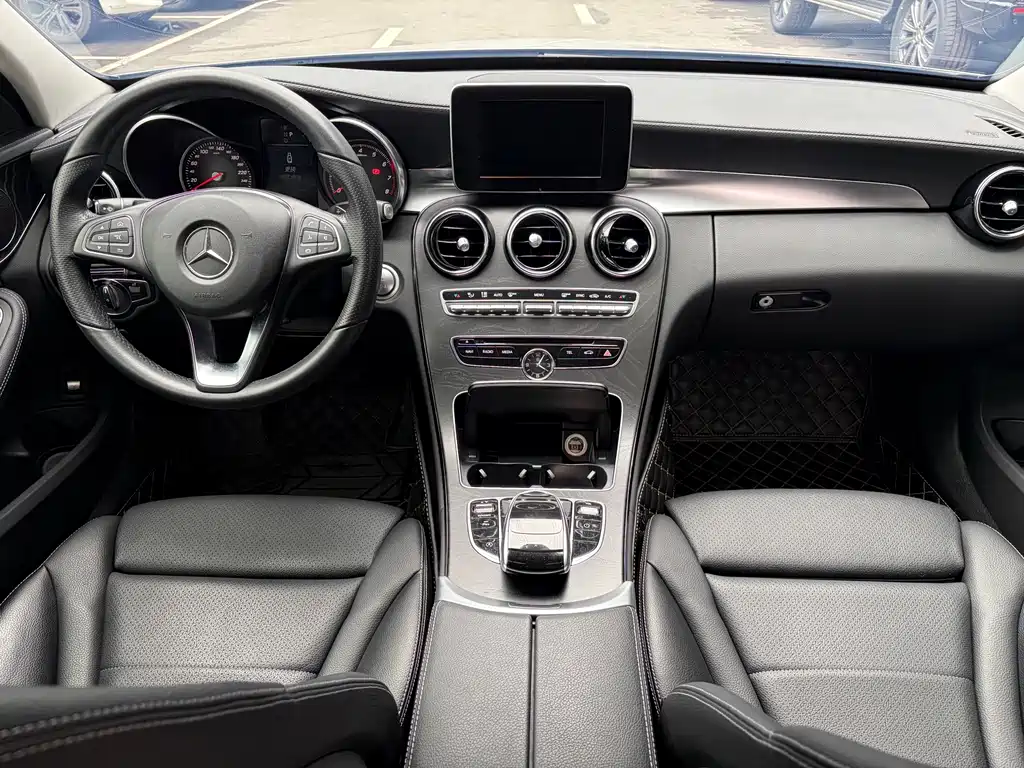 Mercedes-Benz C-Class 2017 — фото 39