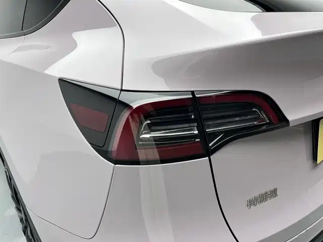 Tesla Model Y 2023 — фото 16