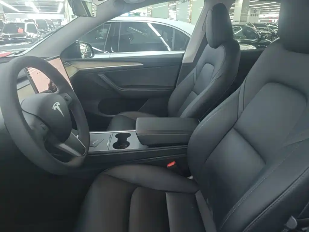 Tesla Model Y 2023 — фото 15