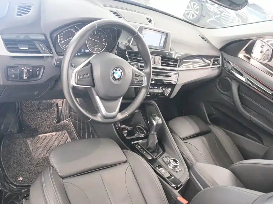 BMW X1 2016 — фото 10