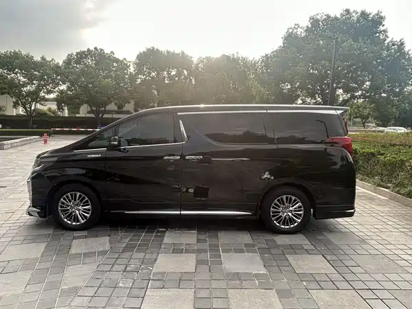 Toyota Alphard 2022