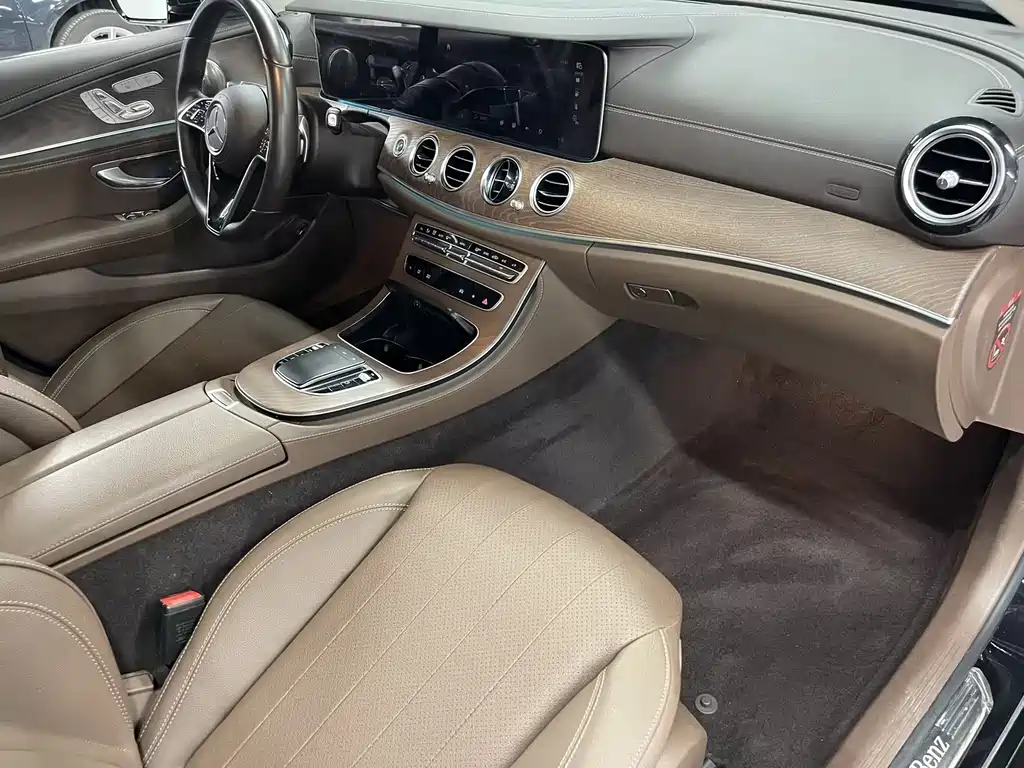 Mercedes-Benz E-Class 2023 — фото 11