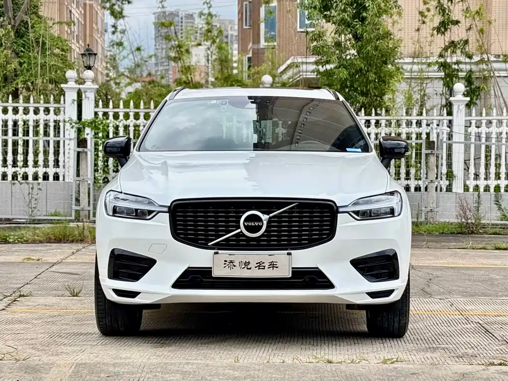 Volvo XC60 2020 — фото 1