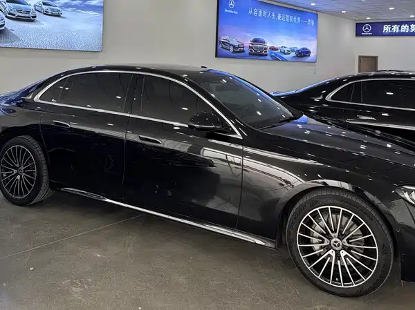 Mercedes-Benz E-Class 2024