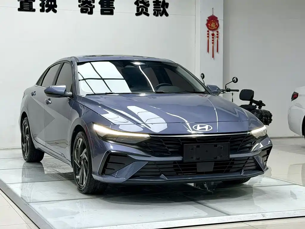 Hyundai Elantra 2023